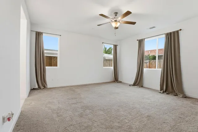 $515,000 | 354 Manchester Drive, Los Banos, CA 93635