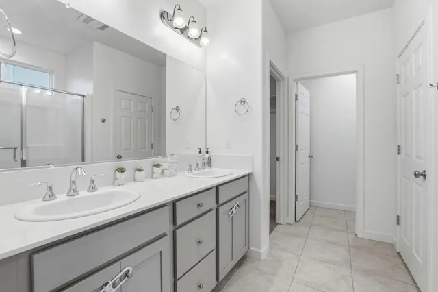 $515,000 | 354 Manchester Drive, Los Banos, CA 93635