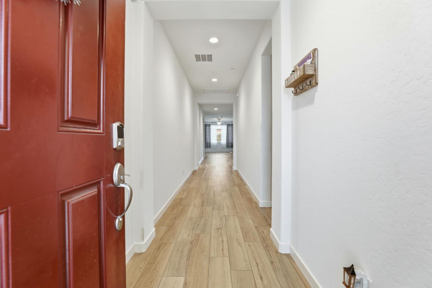 354 Manchester Drive Los Banos, CA 93635 - Photo 5 of 45