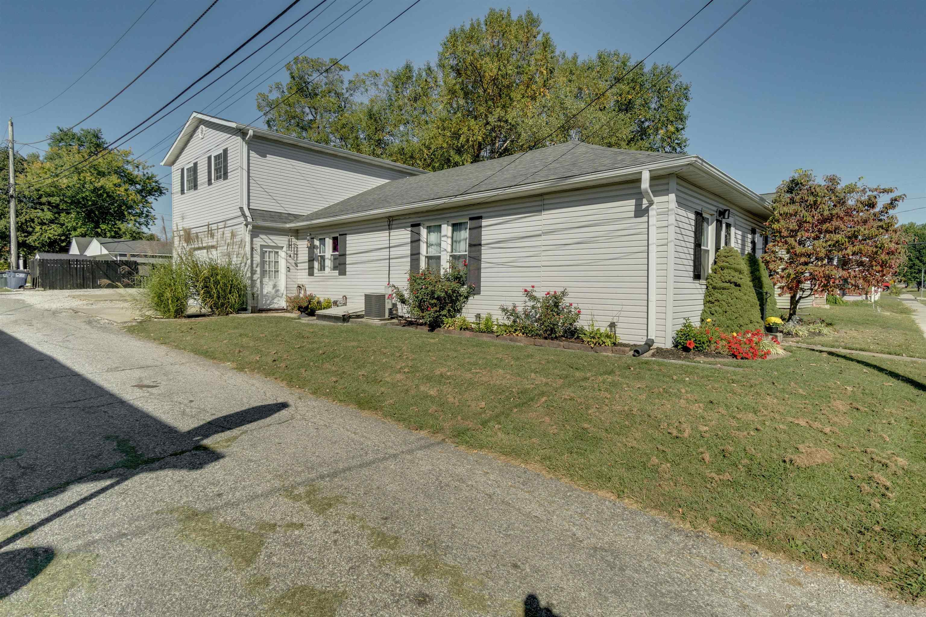 1419 5th Street Bedford, IN 47421 - Photo 2 of 29
