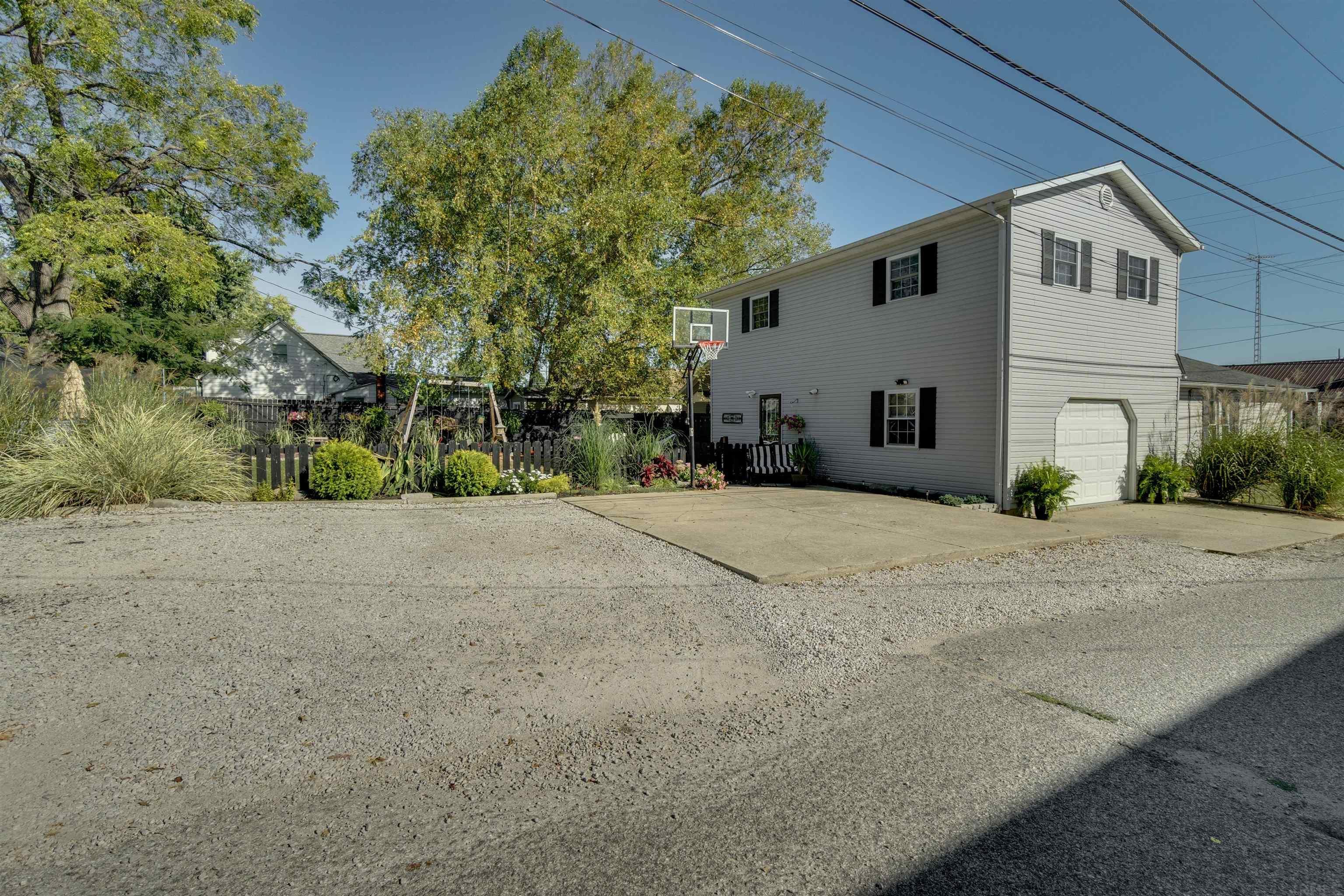 1419 5th Street Bedford, IN 47421 - Photo 4 of 29