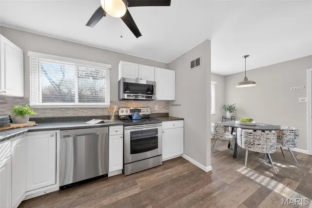 $349,900 | 10 Barbre Court, Webster Groves, MO 63119