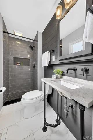 $349,900 | 10 Barbre Court, Webster Groves, MO 63119