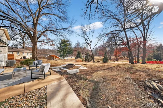 $349,900 | 10 Barbre Court, Webster Groves, MO 63119