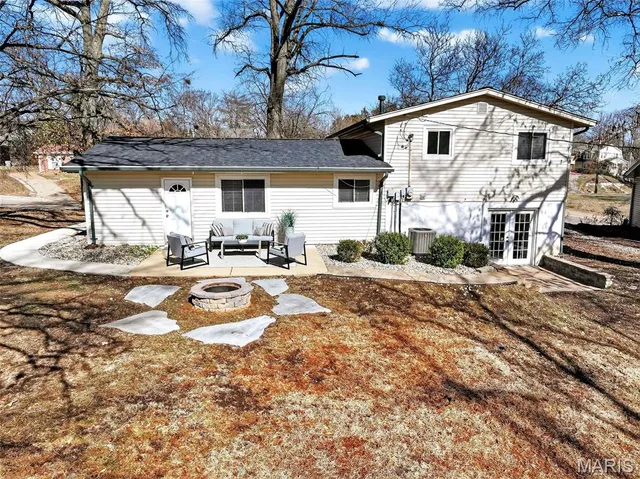 $349,900 | 10 Barbre Court, Webster Groves, MO 63119