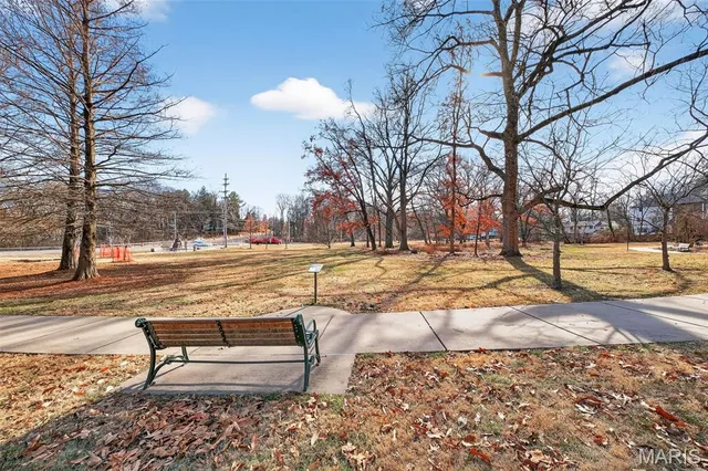 $349,900 | 10 Barbre Court, Webster Groves, MO 63119