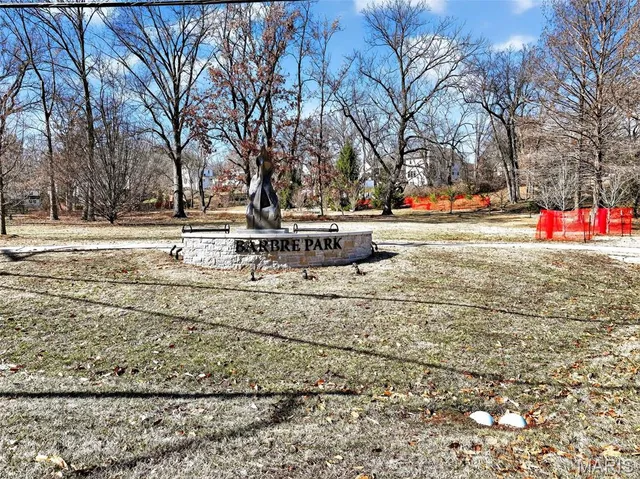 $349,900 | 10 Barbre Court, Webster Groves, MO 63119