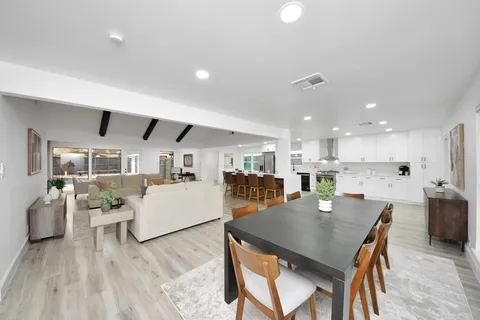 $726,000 | 7819 Pagewood Lane, Houston, TX 77063