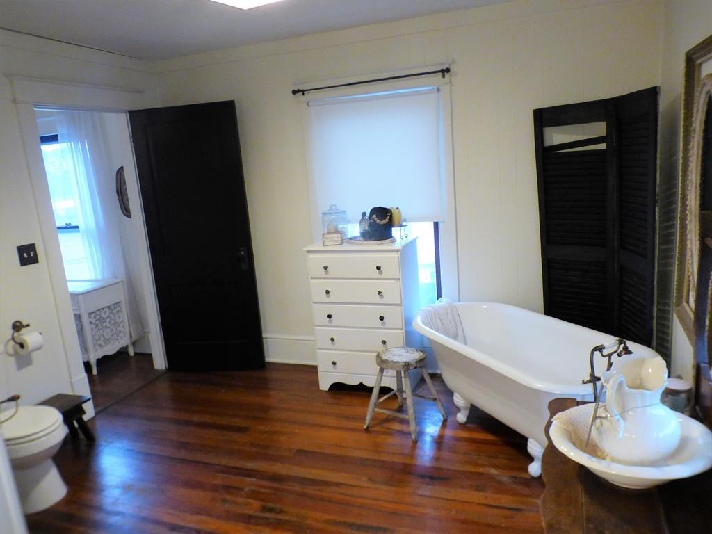 415 North Main Street Rural Retreat, VA 24368 - Photo 36 of 42 Gallery Image 36