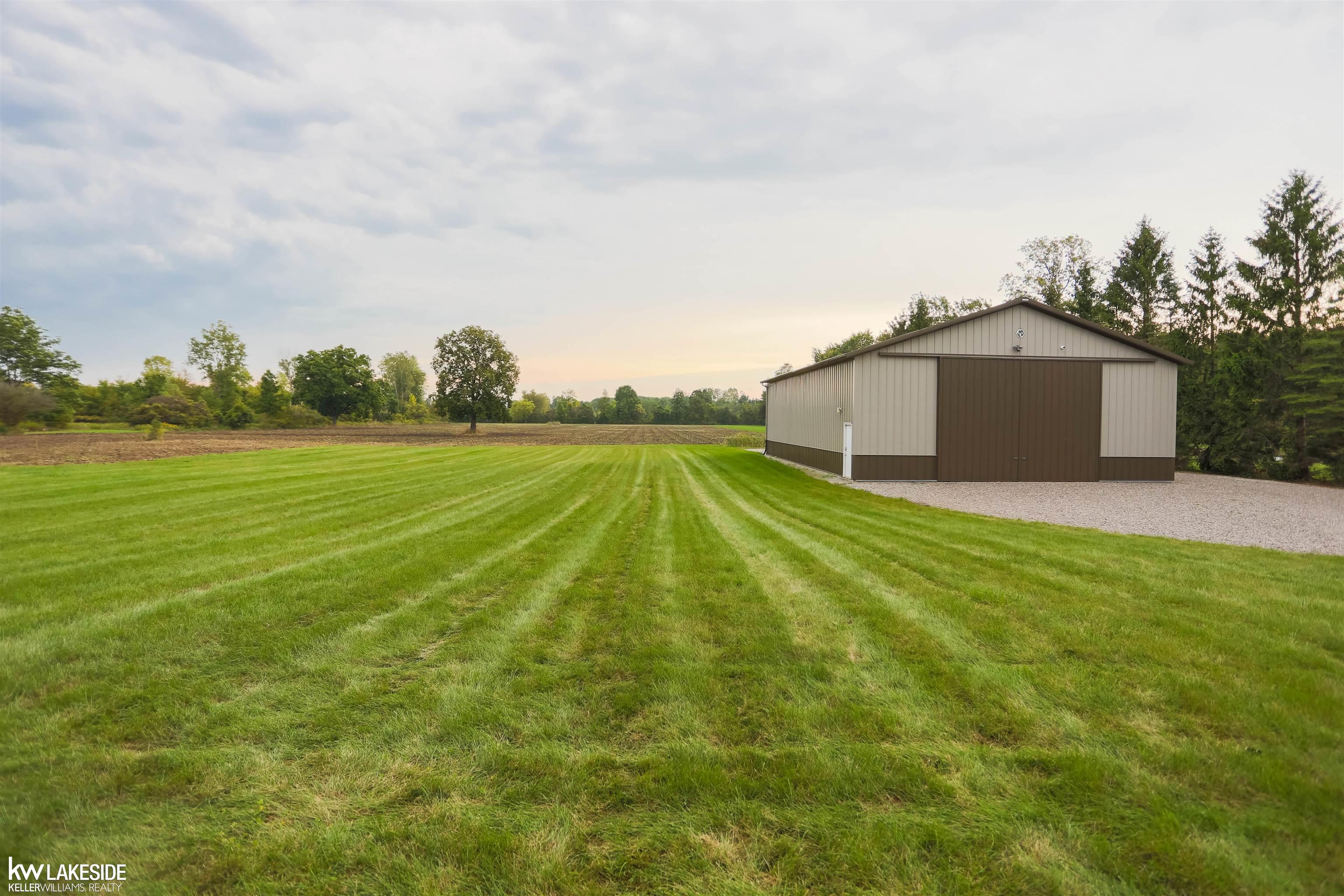 66400 Hartway Road Ray, MI 48096 - Photo 9 of 39 50090442-8.JPG