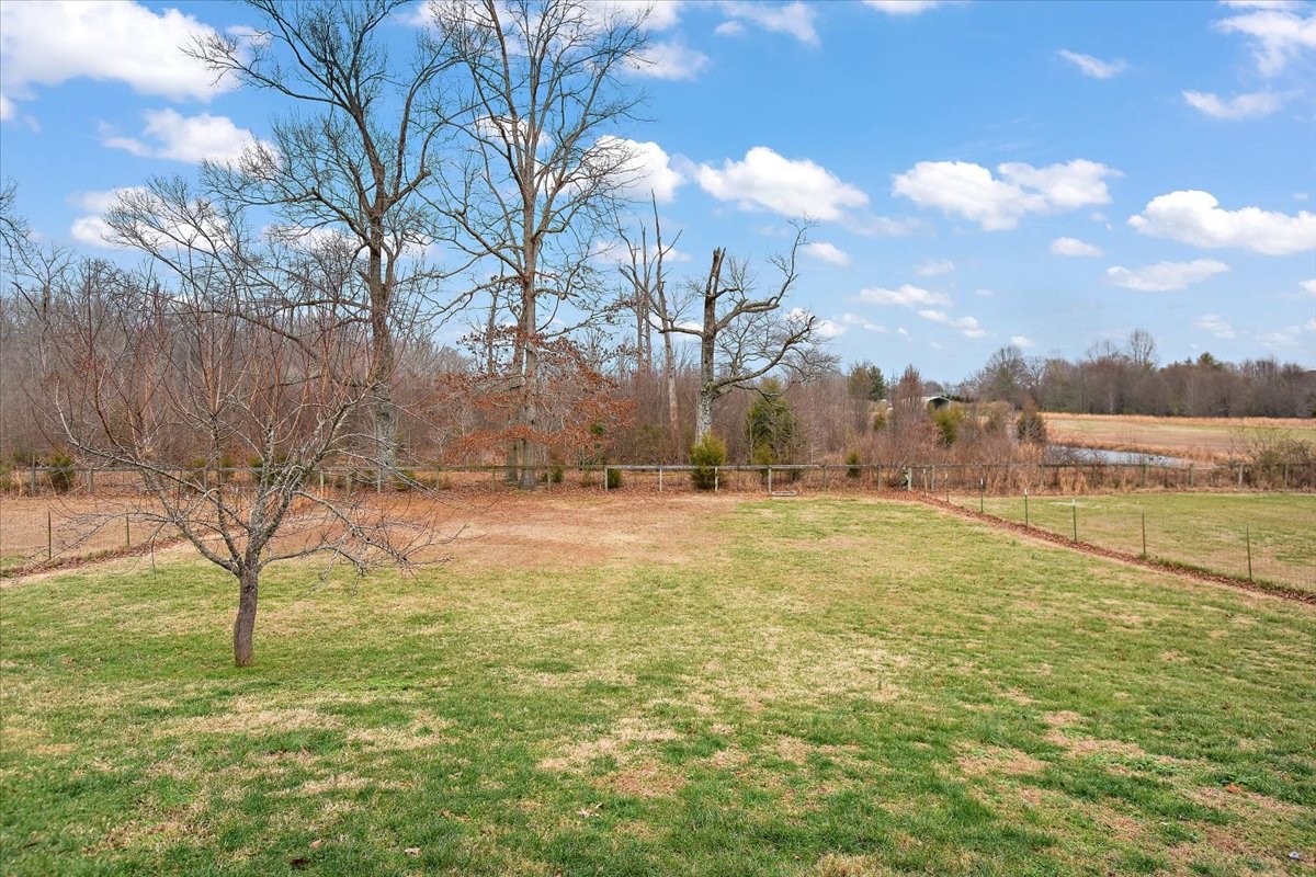 183 Gilliam Lane Tullahoma, TN 37388 - Photo 22 of 28 a view of yard with green space