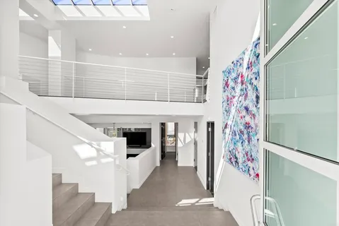 a view of entryway with a front door