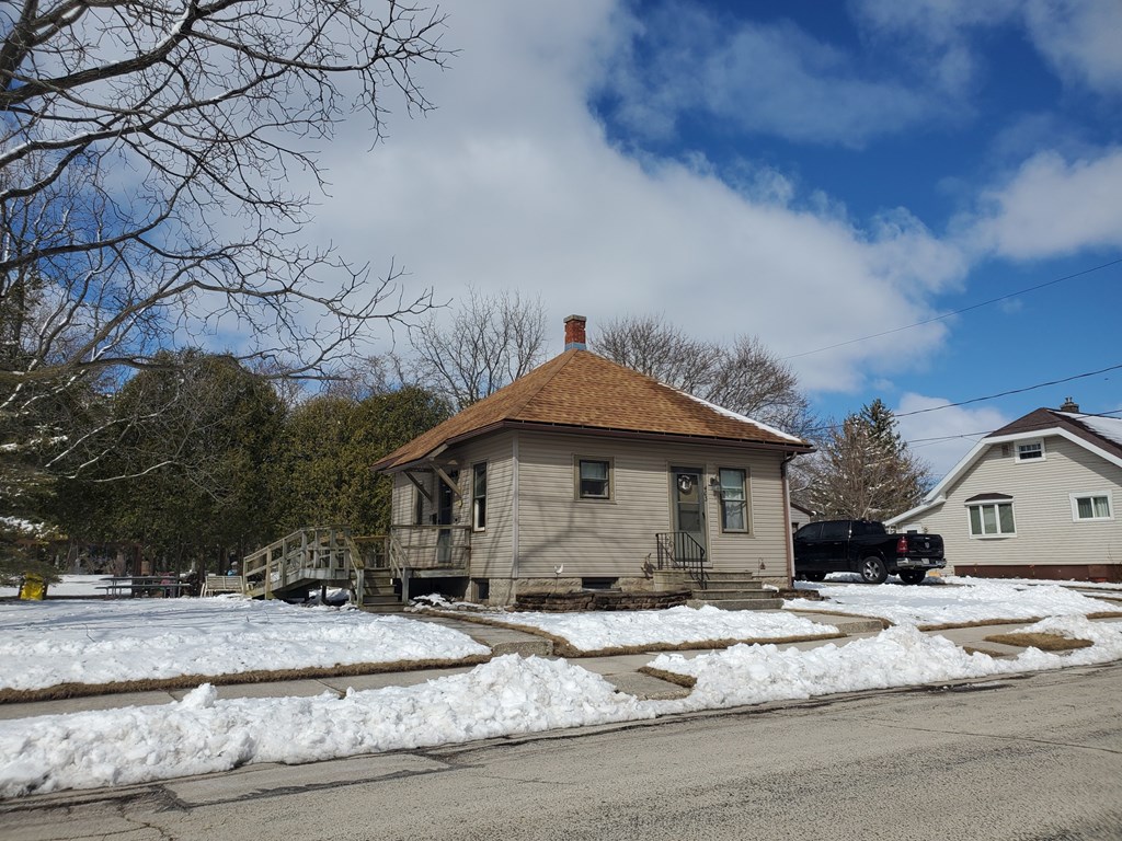 403 2nd Street Kewaunee, WI 54216 - Photo 2 of 19