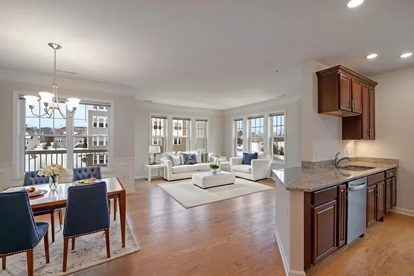 $599,900 | 2 Francis Drive, Unit 301, Andover, MA 01810