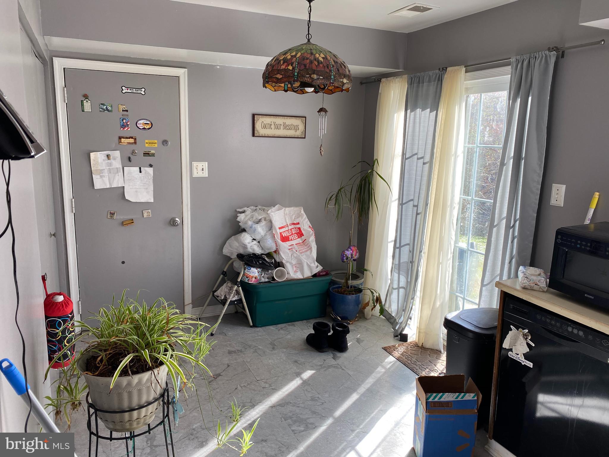8705 Redman Street Springfield, VA 22153 - Photo 8 of 11 Gallery Image 8