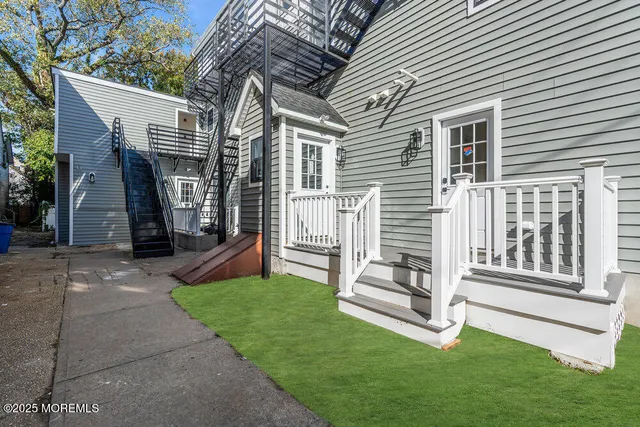 a view of a back yard of the house