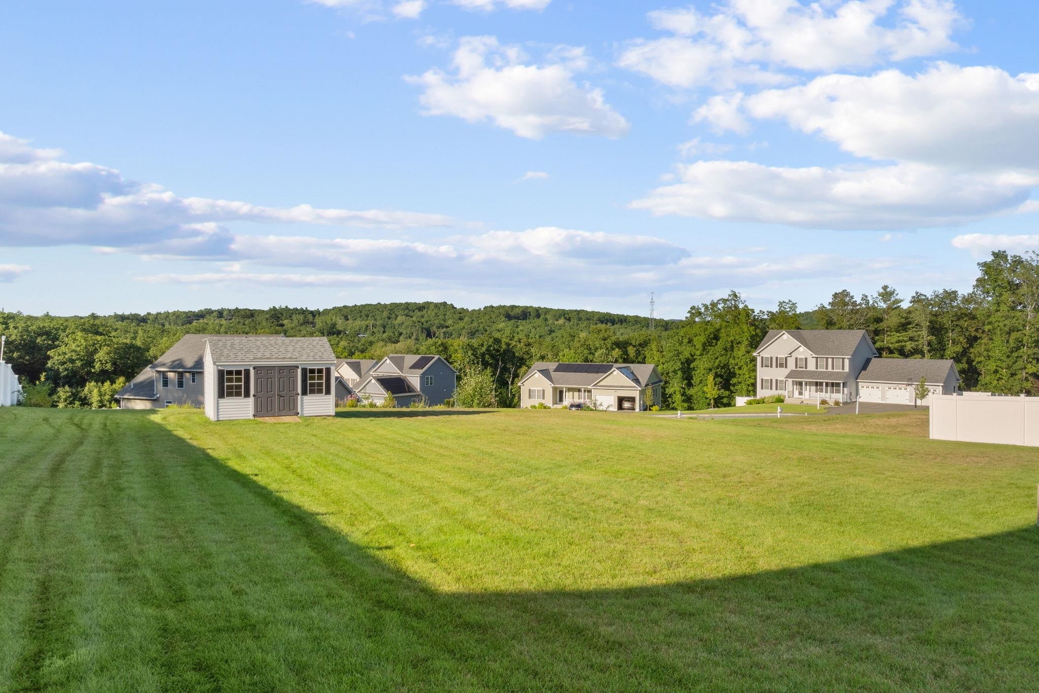 172 Brookview Drive Hooksett, NH 03106 - Photo 13 of 40