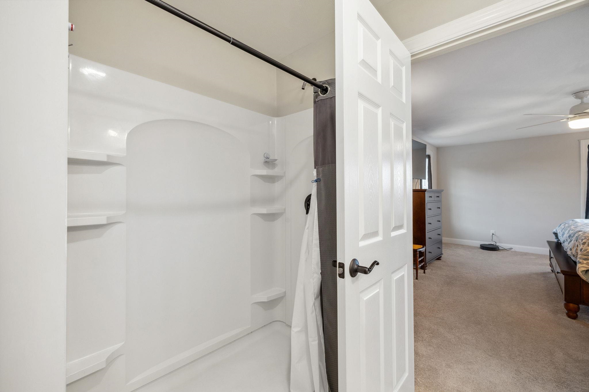 172 Brookview Drive Hooksett, NH 03106 - Photo 21 of 40