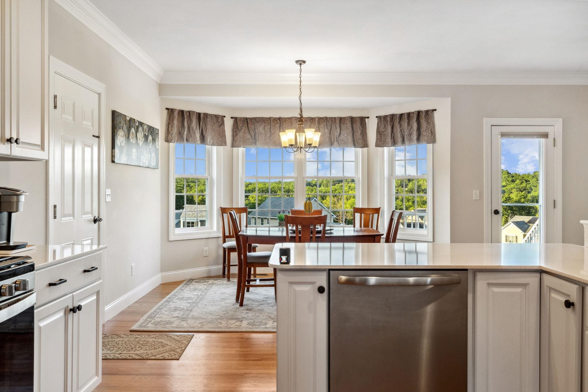 172 Brookview Drive Hooksett, NH 03106 - Photo 5 of 40