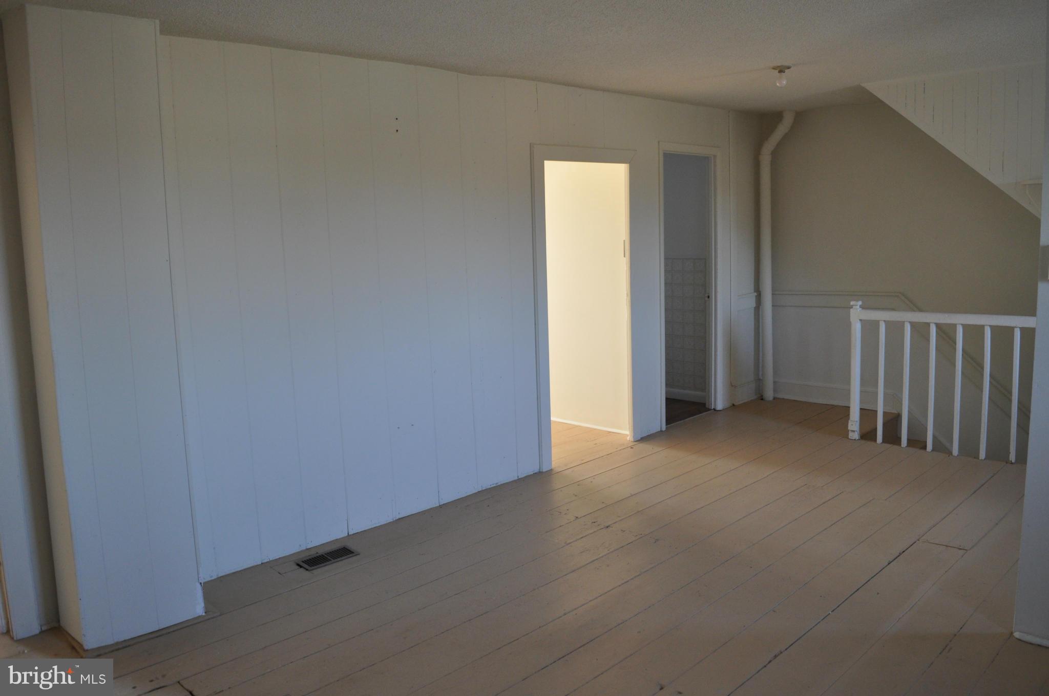 7234 Tommytown Road Sharpsburg, MD 21782 - Photo 18 of 31 2nd floor family room pic from previous listing