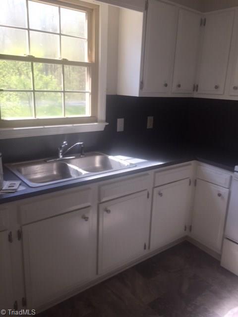 829 Palmer Road Lexington, NC 27292 - Photo 3 of 12 Gallery Image 3