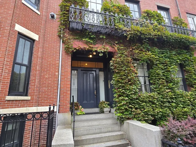 $4,945 | 61 Otis Street, Unit 3, Cambridge, MA 02141