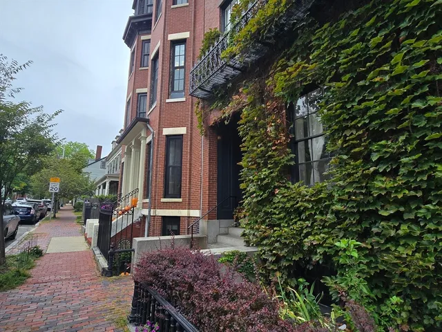 $4,945 | 61 Otis Street, Unit 3, Cambridge, MA 02141