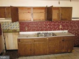 918 North Franklintown Road Baltimore, MD 21216 - Photo 3 of 16 Kitchen