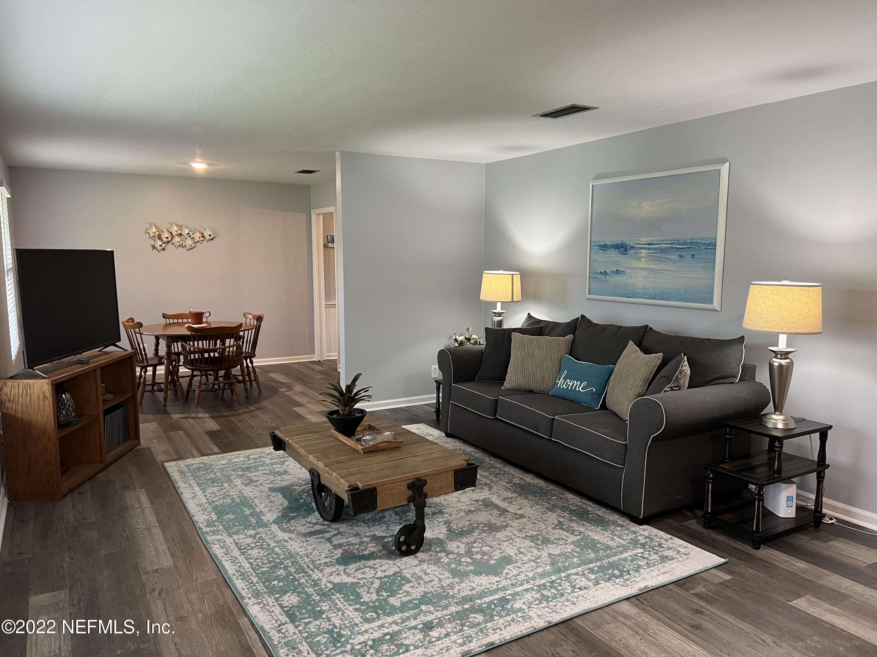 1043 Martinique Road Jacksonville, FL 32216 - Photo 4 of 24 Plenty of room