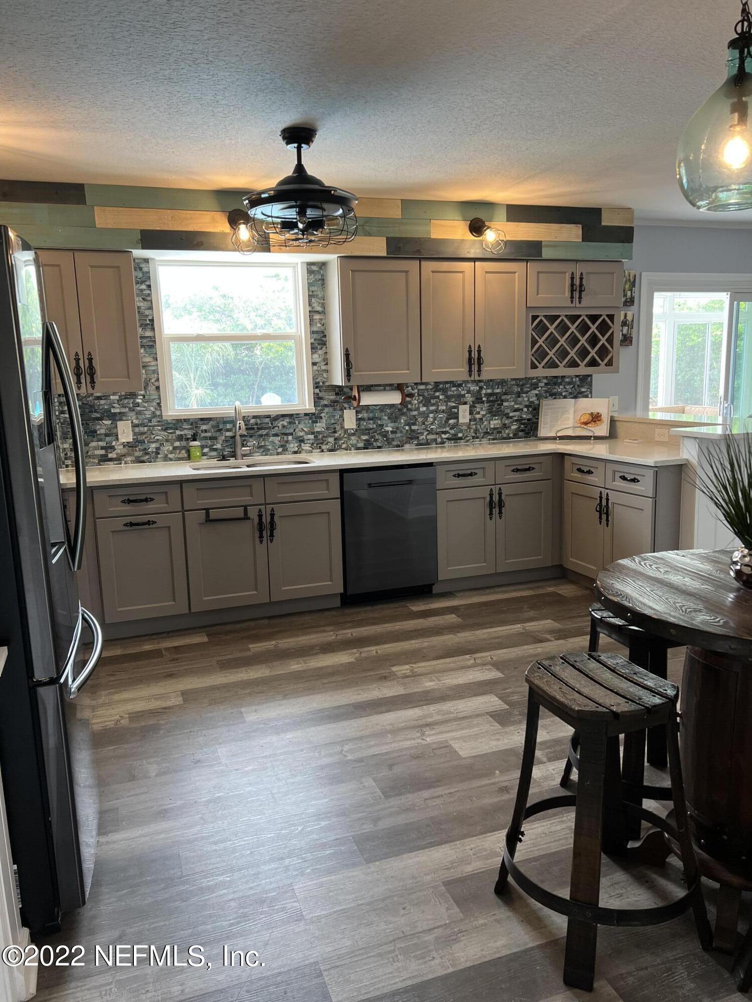 1043 Martinique Road Jacksonville, FL 32216 - Photo 9 of 24 Eating space in kitchen