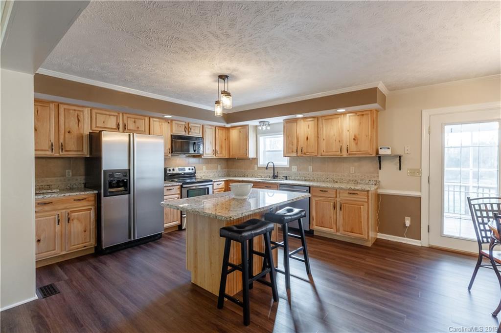 288 Heatherlock Road Clover, SC 29710 - Photo 8 of 36 Gallery Image 8