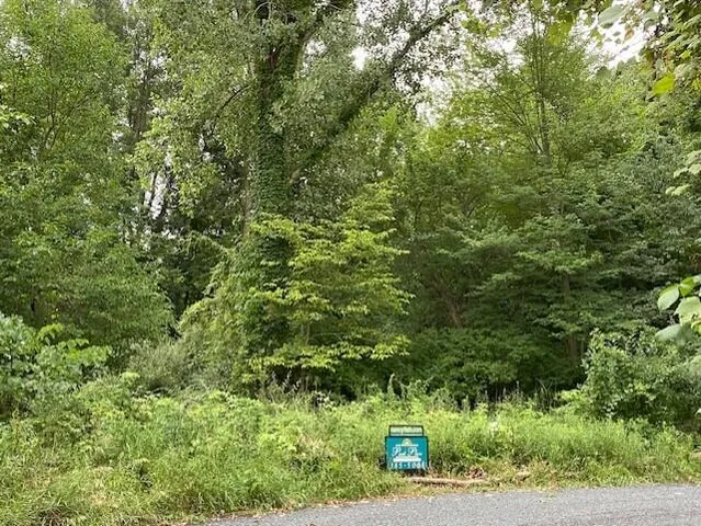 $24,900 | 48681 Valley Court, Paw Paw, MI 49079