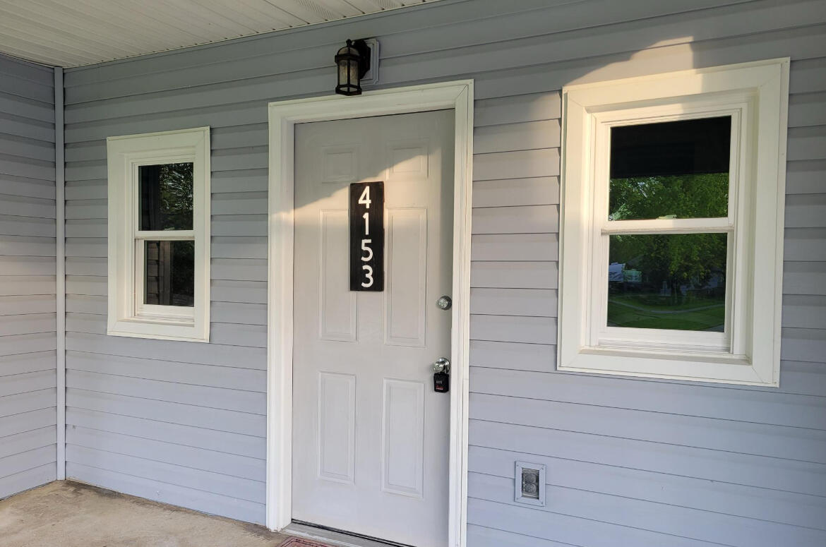 4153 4th Street Newport, MI 48166 - Photo 2 of 28 IMG_7366