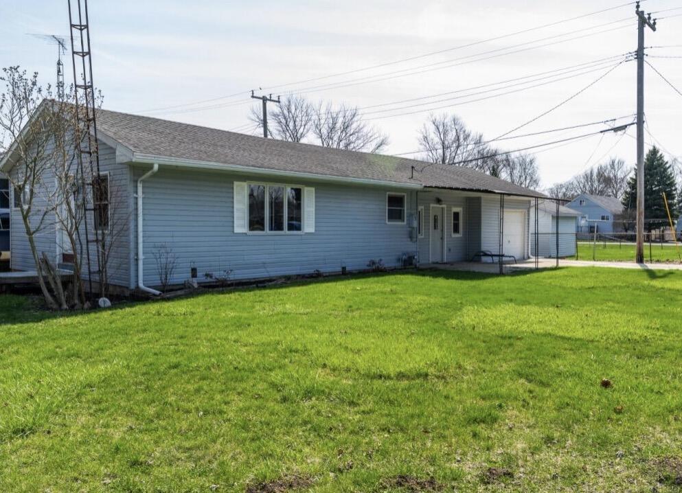 4153 4th Street Newport, MI 48166 - Photo 3 of 28 IMG_9833