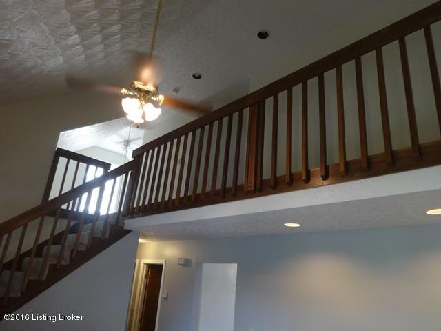 4712 Ridgeway Court Louisville, KY 40229 - Photo 7 of 16 7