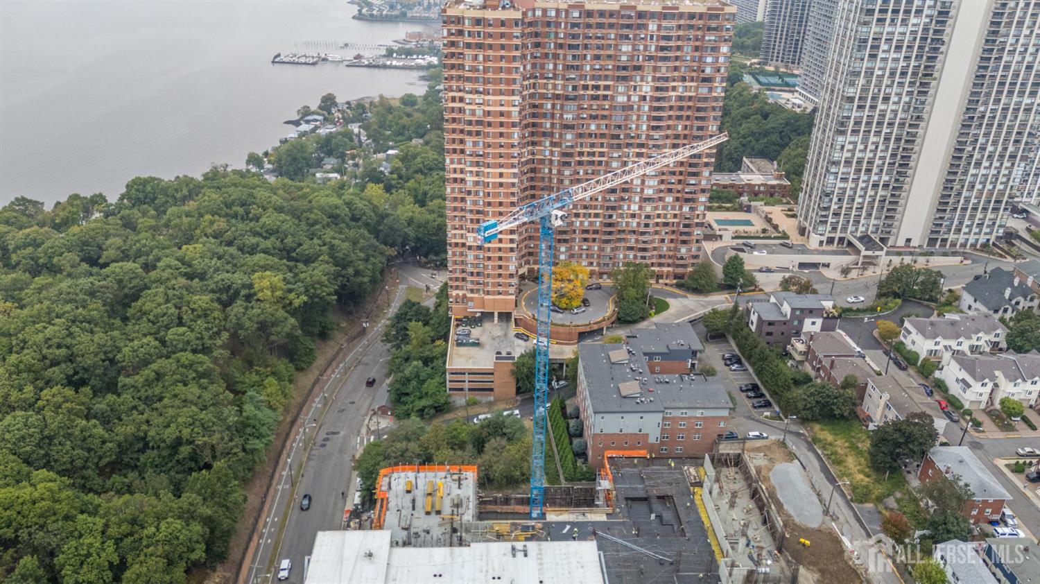 107 Old Palisade Road Fort Lee, NJ 07024 - Photo 6 of 11 an aerial view of a city