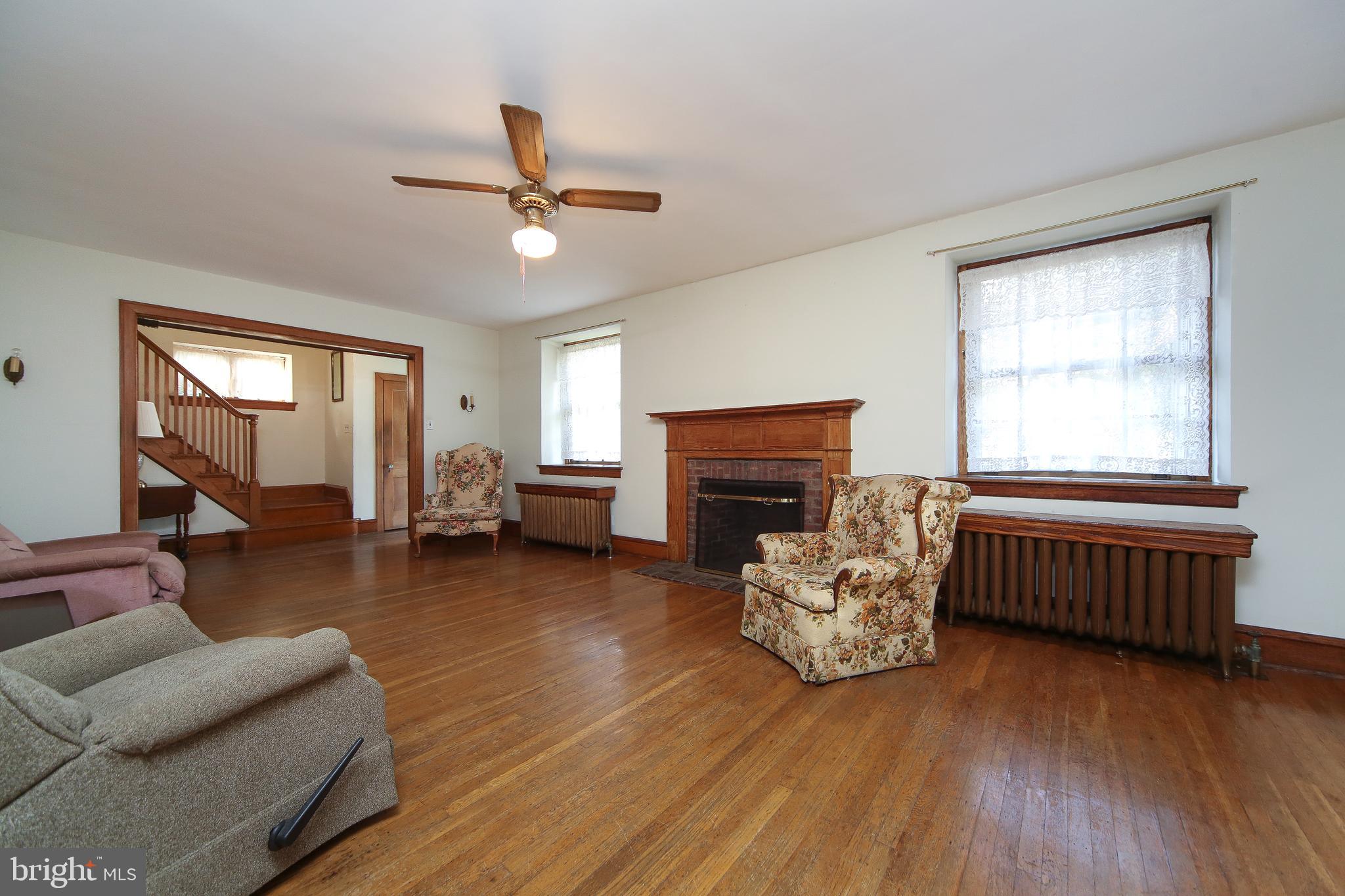 134 Rochelle Avenue Philadelphia, PA 19128 - Photo 4 of 28 Gallery Image 4