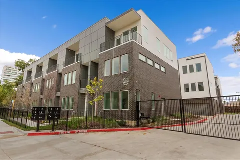 $4,170 | 3915 North Hall Street, Unit 302, Dallas, TX 75219