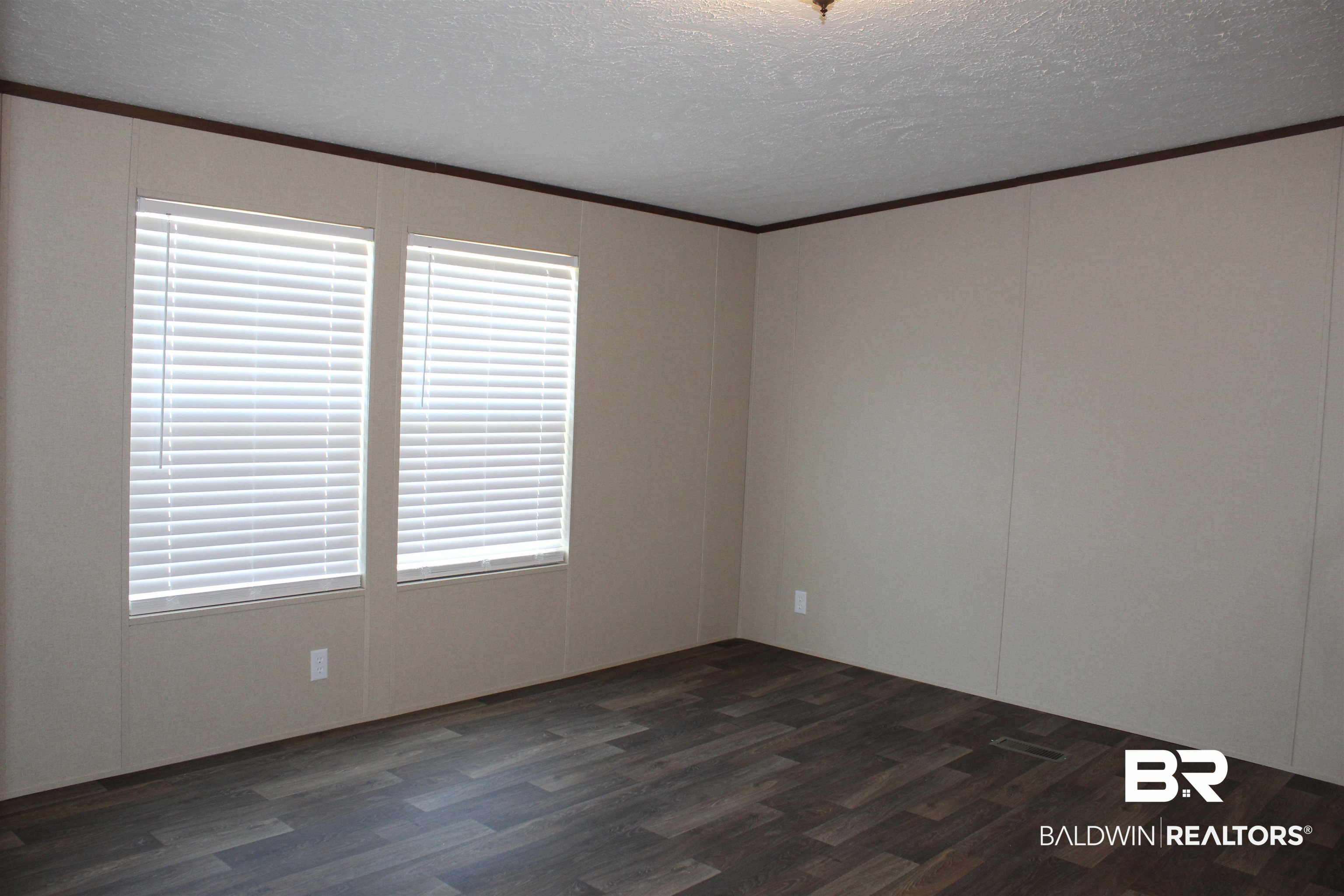 21953 Hubbard Road Robertsdale, AL 36567 - Photo 12 of 26 Gallery Image 12