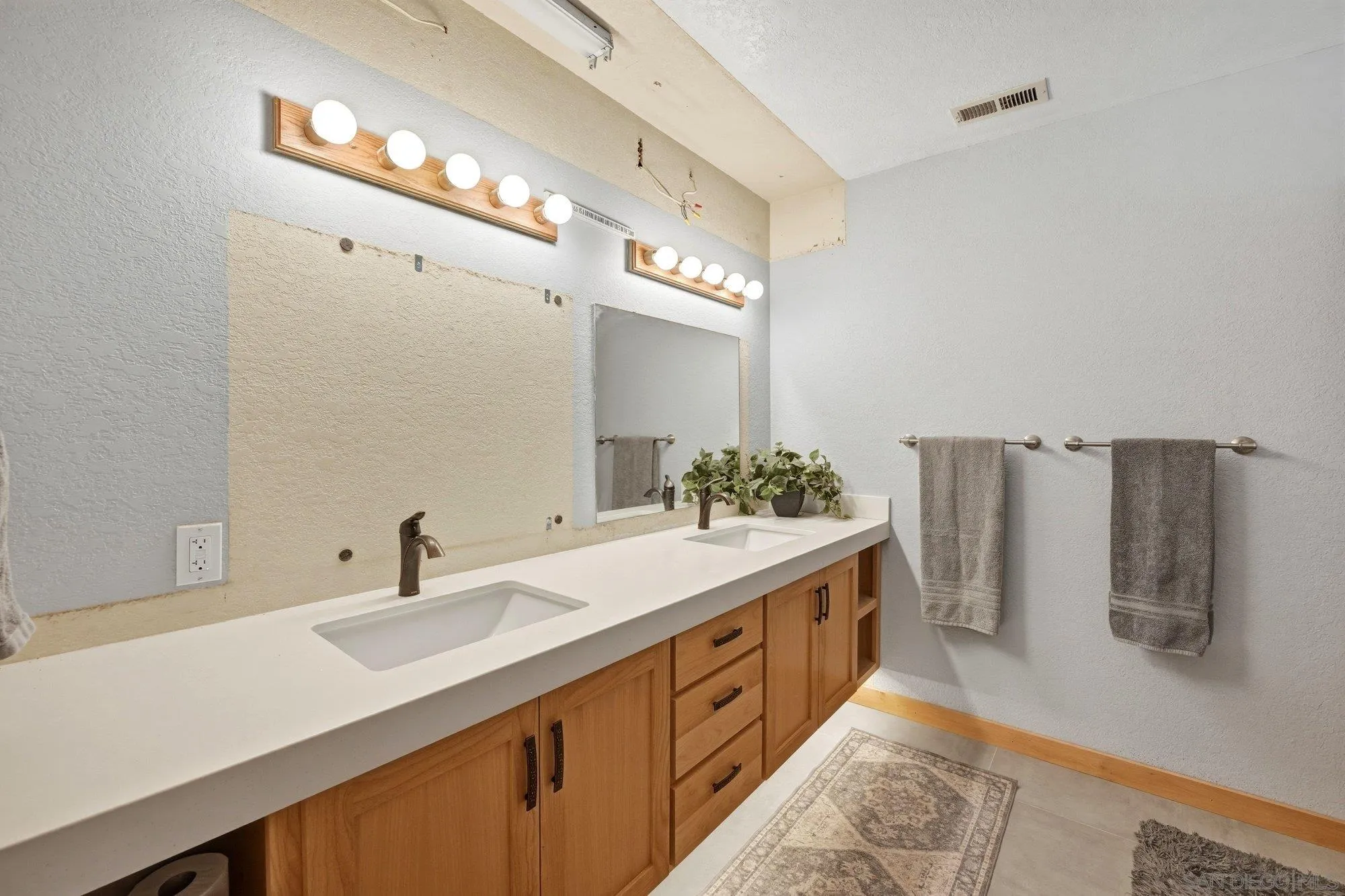 19170 Paradise Mountain Road Valley Center, CA 92082 - Photo 15 of 42 Gallery Image 15
