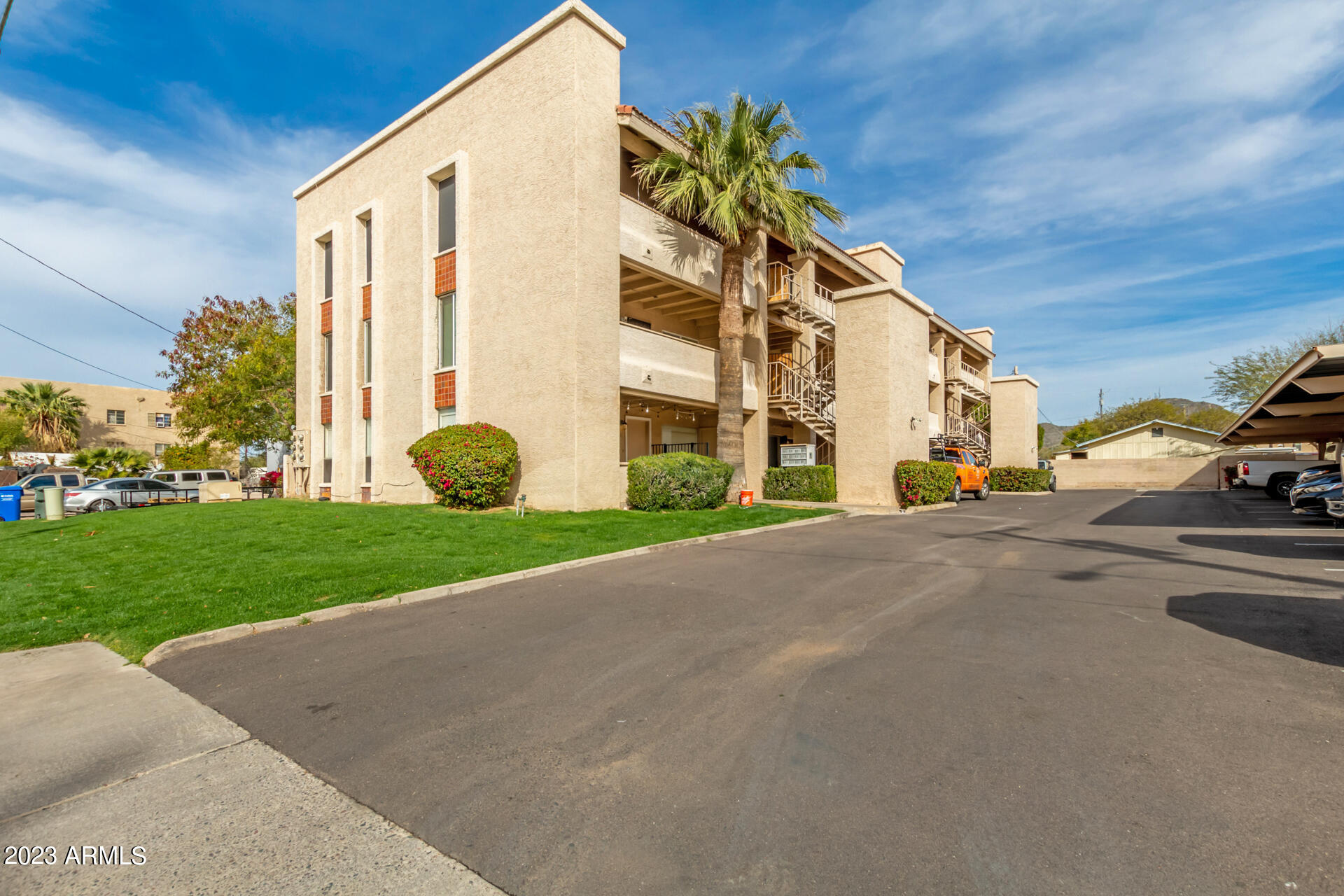 202 East Ruth Avenue, Unit 9 Phoenix, AZ 85020 - Photo 1 of 20 01 - Ruth