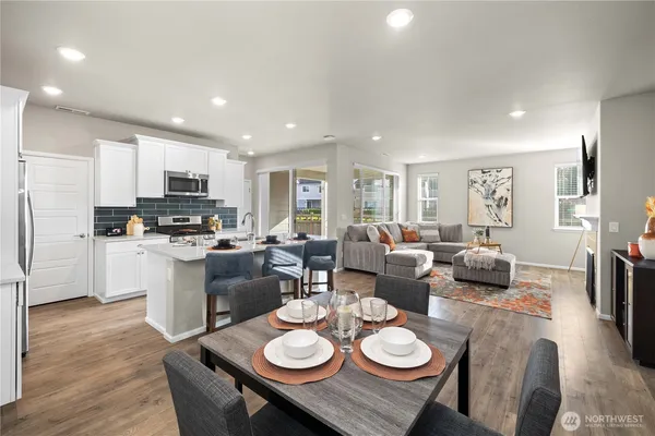 $735,000 | 32898 Pine Avenue Southeast, Black Diamond, WA 98010