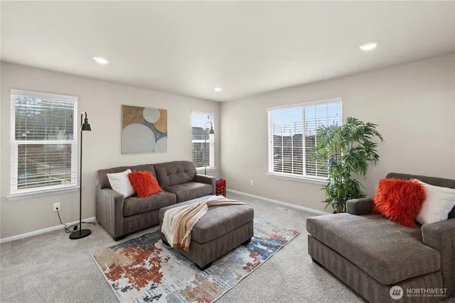 $749,950 | 32898 Pine Avenue Southeast, Black Diamond, WA 98010