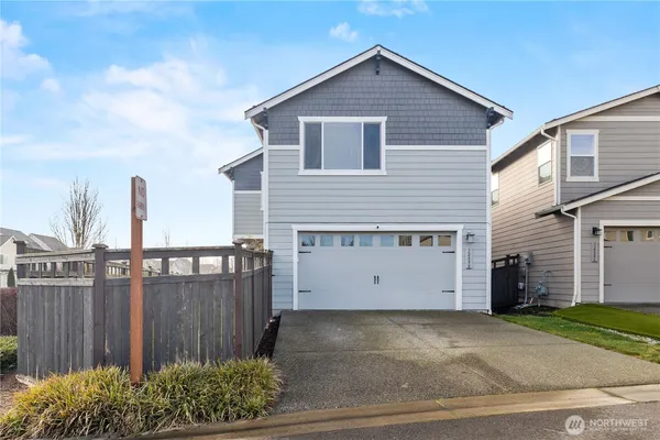 $735,000 | 32898 Pine Avenue Southeast, Black Diamond, WA 98010