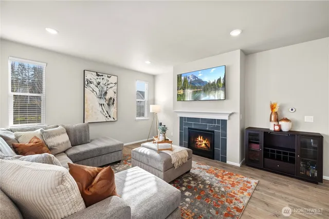 $749,950 | 32898 Pine Avenue Southeast, Black Diamond, WA 98010