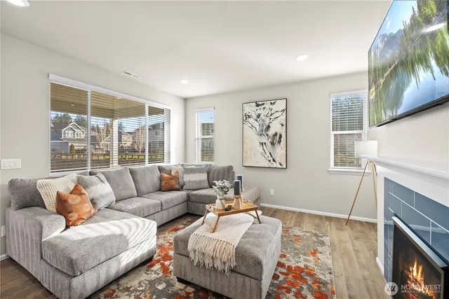 $749,950 | 32898 Pine Avenue Southeast, Black Diamond, WA 98010