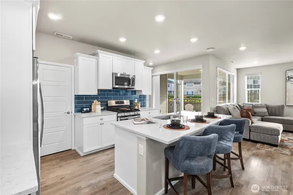 $735,000 | 32898 Pine Avenue Southeast, Black Diamond, WA 98010