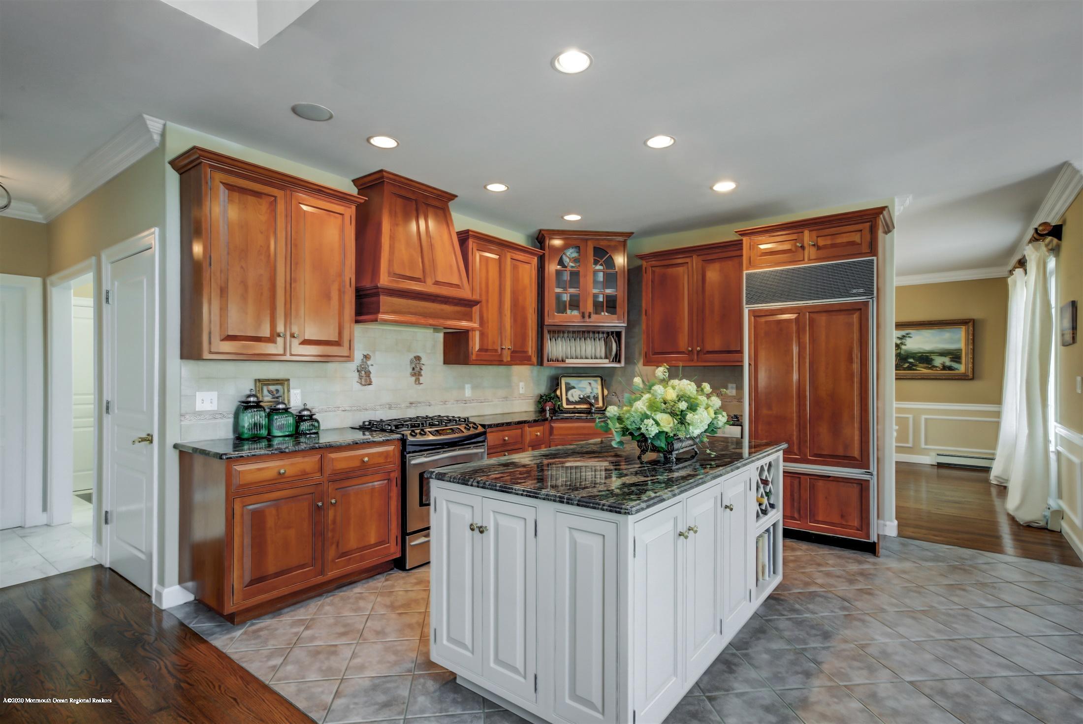 12 Victorian Way Colts Neck, NJ 07722 - Photo 9 of 46 Gourmet Kitchen