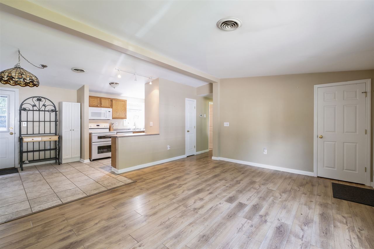 3 Santa Fe Road Nashua, NH 03062 - Photo 7 of 12