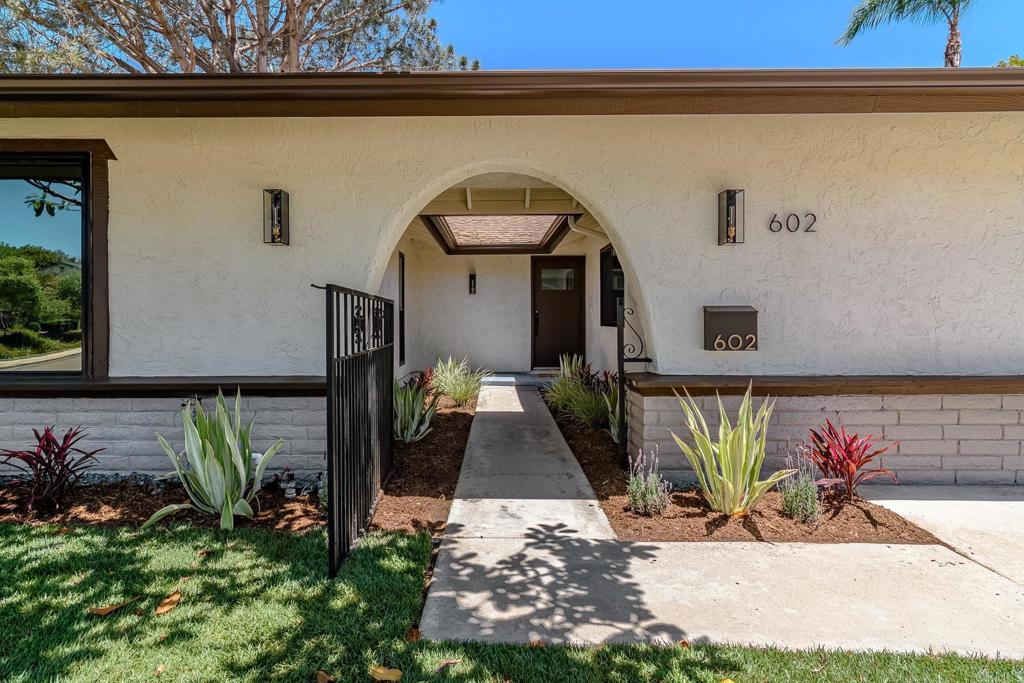 602 Fresca Street Solana Beach, CA 92075 - Photo 5 of 28